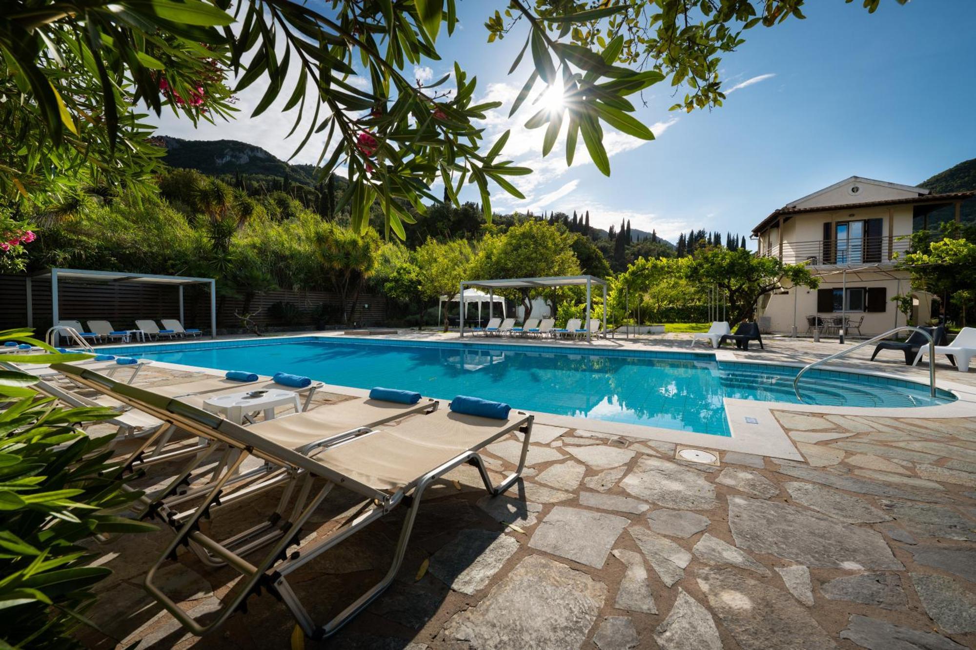 Orange Grove Suites Benitses  Esterno foto