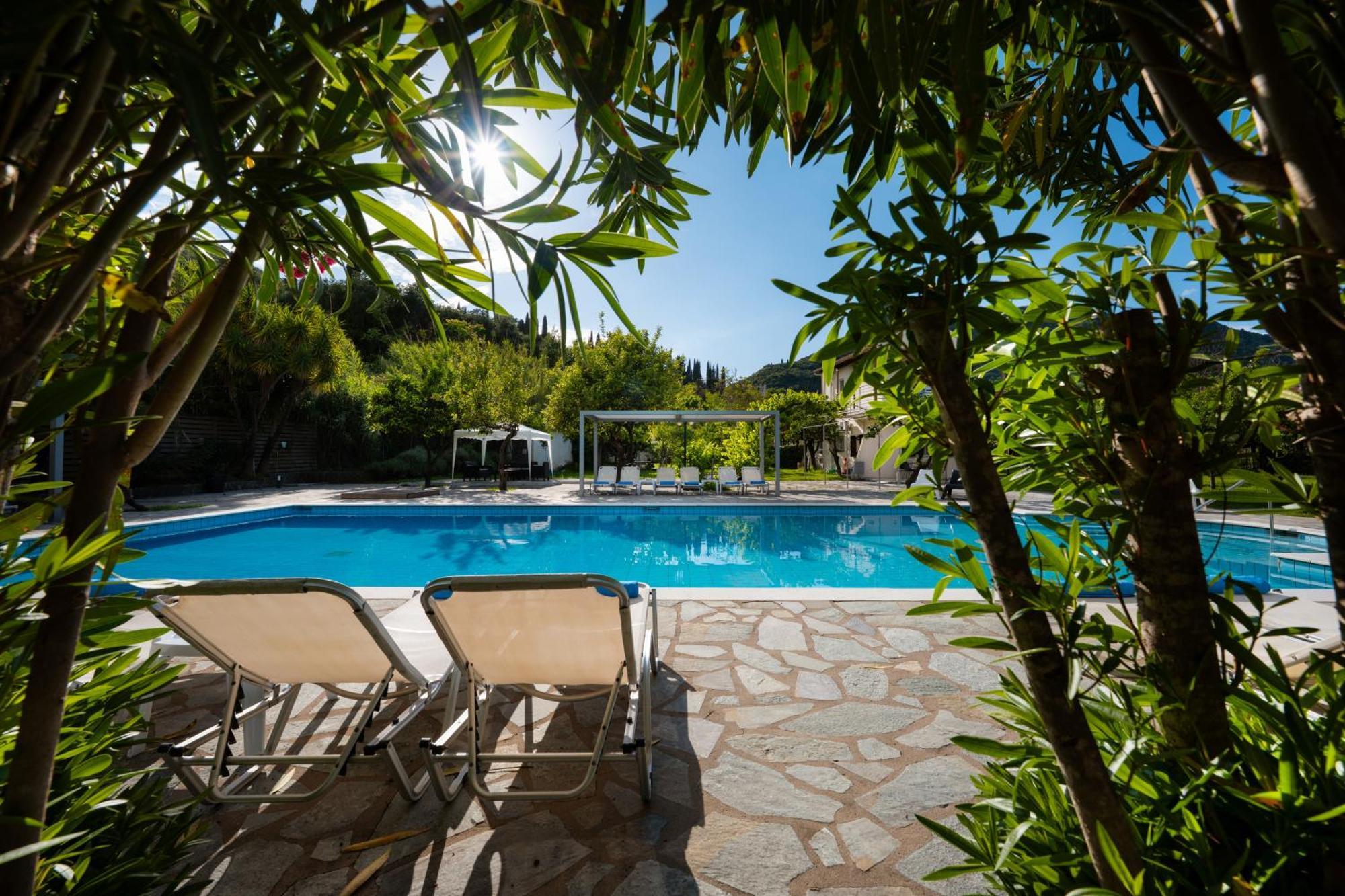 Orange Grove Suites Benitses  Esterno foto