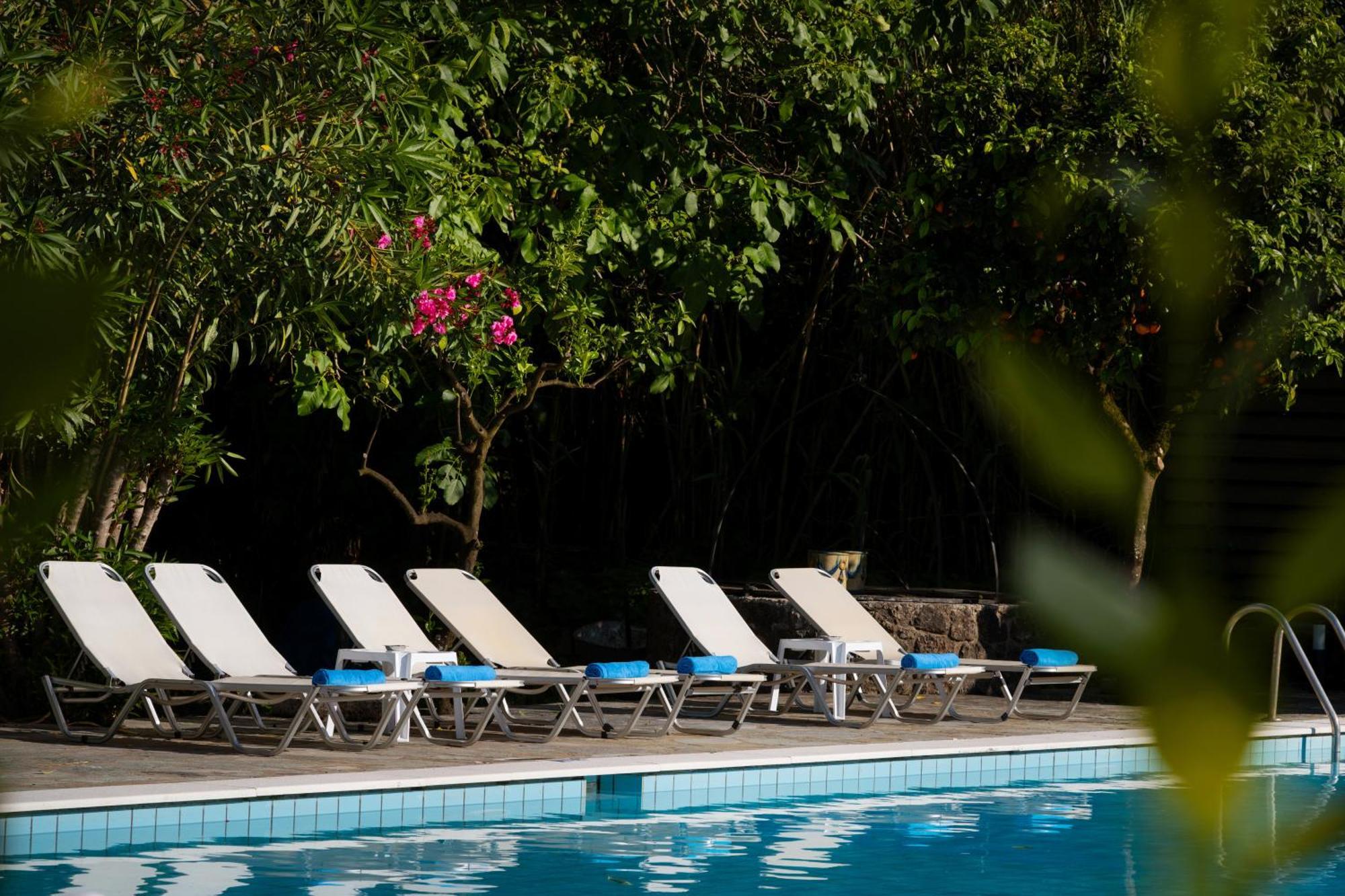 Orange Grove Suites Benitses  Esterno foto