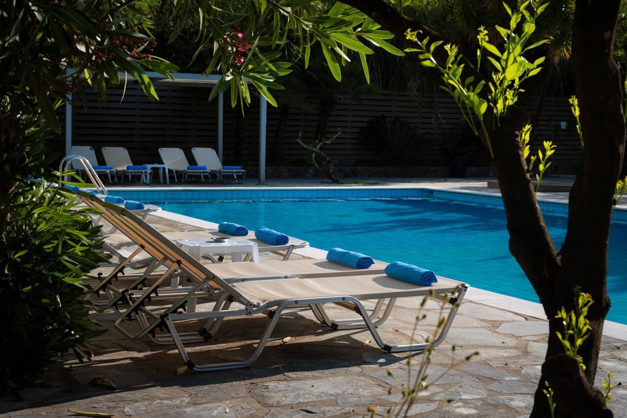 Orange Grove Suites Benitses  Esterno foto