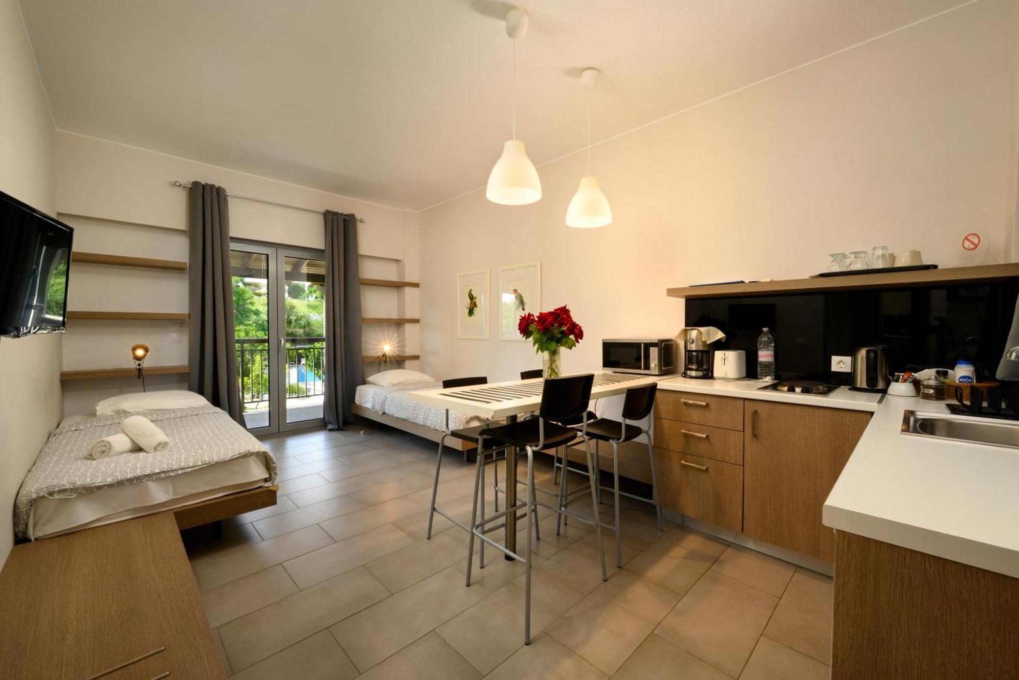 Orange Grove Suites Benitses  Esterno foto