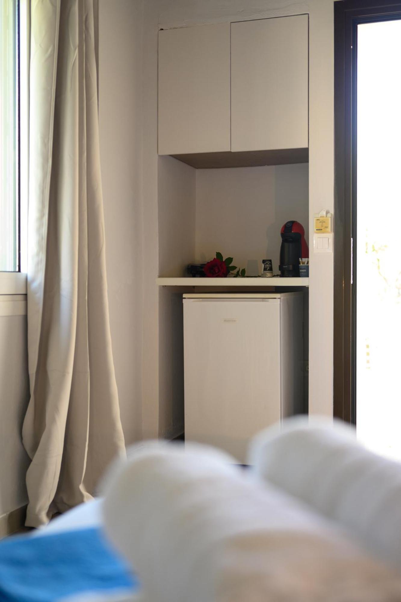 Orange Grove Suites Benitses  Esterno foto